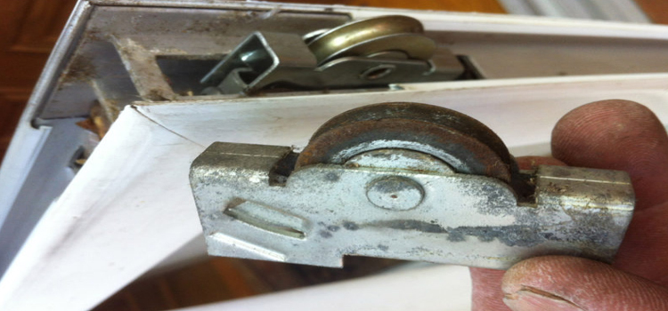 screen door roller repair in Vincent